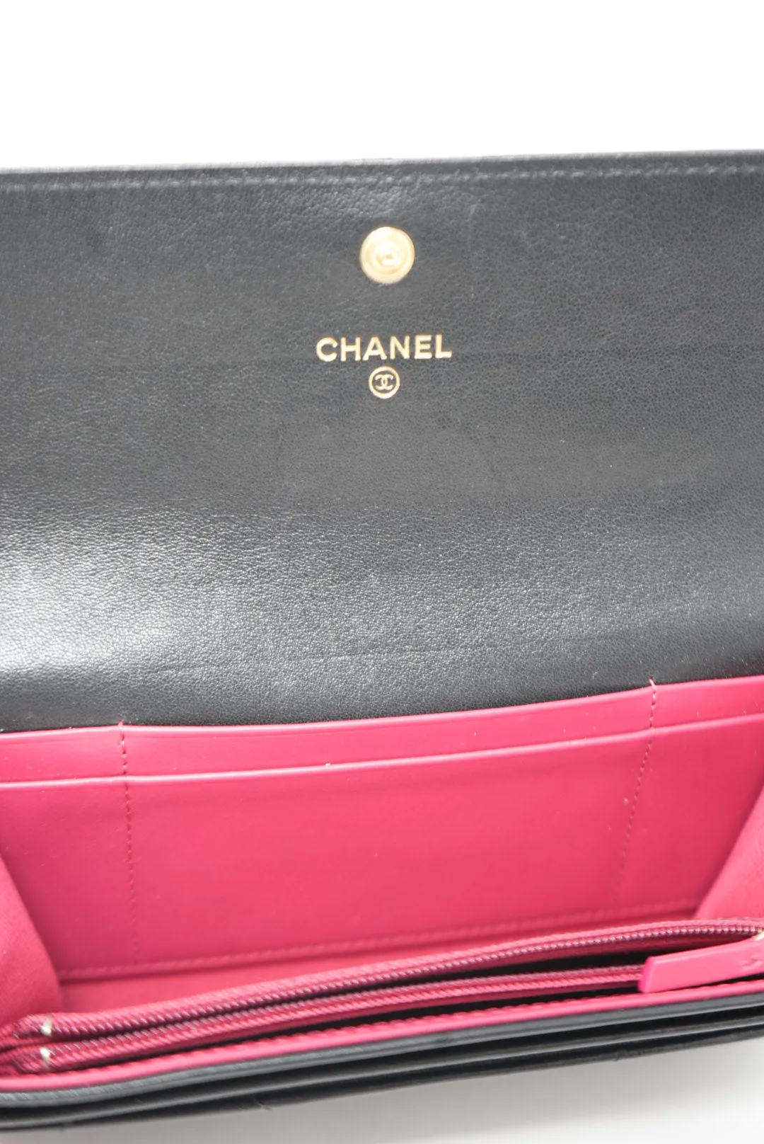 Chanel Black Lambskin 19 Flap Wallet 2023