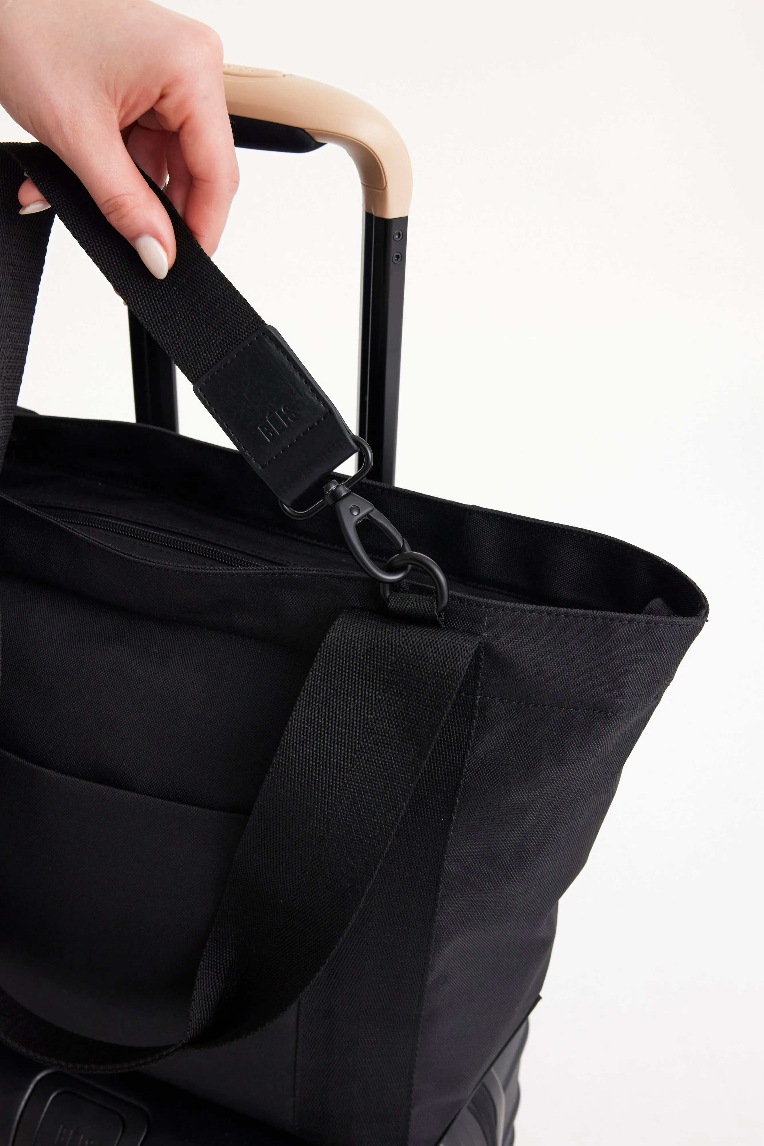 The BÉISics Tote in Black