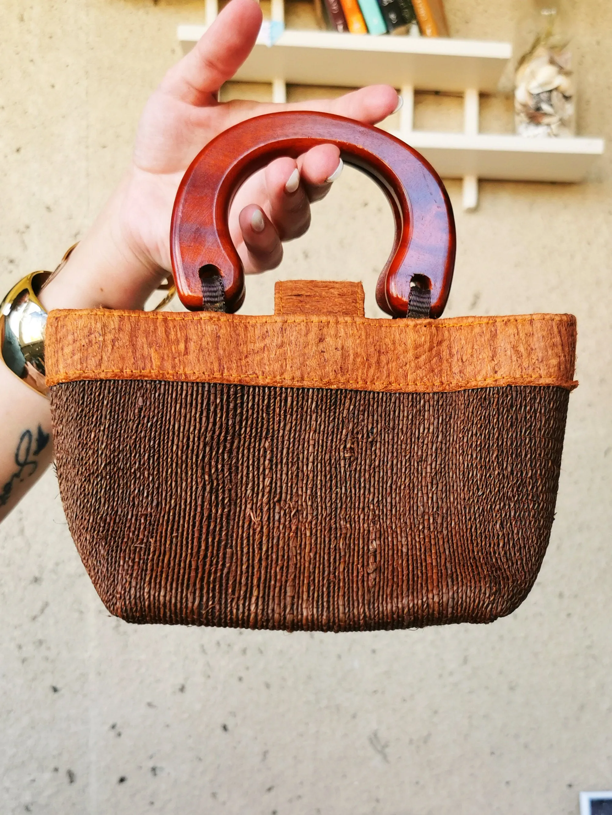 Vintage 70s small brown straw weave handbag